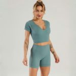 Ensemble de Yoga sans couture, haut court et short – Image 3