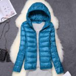 Doudoune matelassée ultralégère en duvet de canard pour femme, à capuche – Image 4