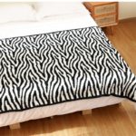 Couverture tricotée à rayures zébrées, douce et confortable, 130x170 cm – Image 3