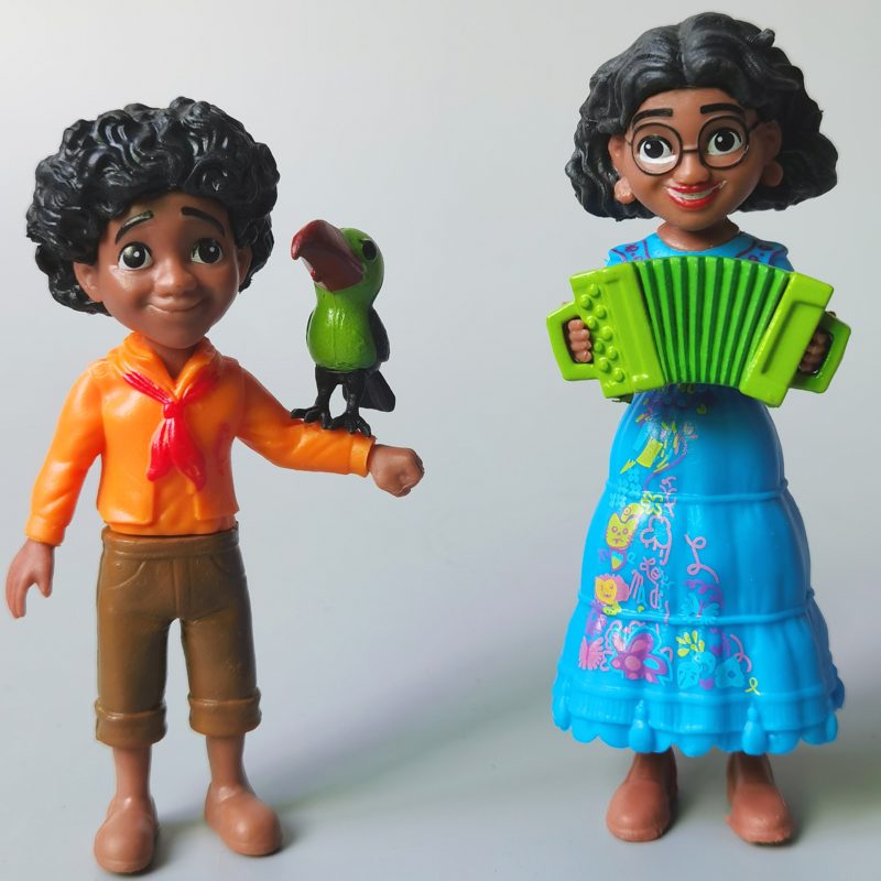 Ensemble 6 figurines, dessin animé, Encanto, famille Madrigal, 11.5 cm – Image 4