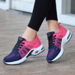 Chaussures de sport respirantes à lacets, baskets de course, en maille légère – Image 2