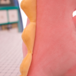 Peluche de dinosaure à grandes dents mignon, 23 cm – Image 3