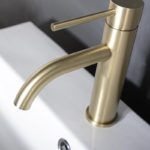 Robinet mitigeur de lavabo, eau froide et chaude, poignée unique, monté sur le pont – Image 3