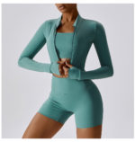 Ensemble de fitness 3 pièces, veste, top, short taille haute, sans couture, anti boulochage, anti-rétrécissement et respirant – Image 4