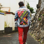 Veste en Denim, Power to the people, peinte et brodée sur l'ensemble – Image 2