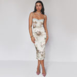 Robe mi-longue en dentelle imprimée, Satin, bretelles spaghetti, dos nu et taille haute – Image 5