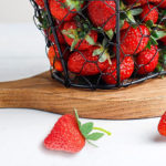 Lot de 20 fraises artificielles, ornement en plastique, décoration – Image 2