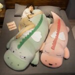 Peluche géante, dinosaure couché, coussin doux et confortable, de 100 à 140 cm – Image 2